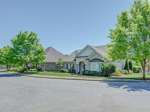 2nd image of 3395 Randolph Park Cir