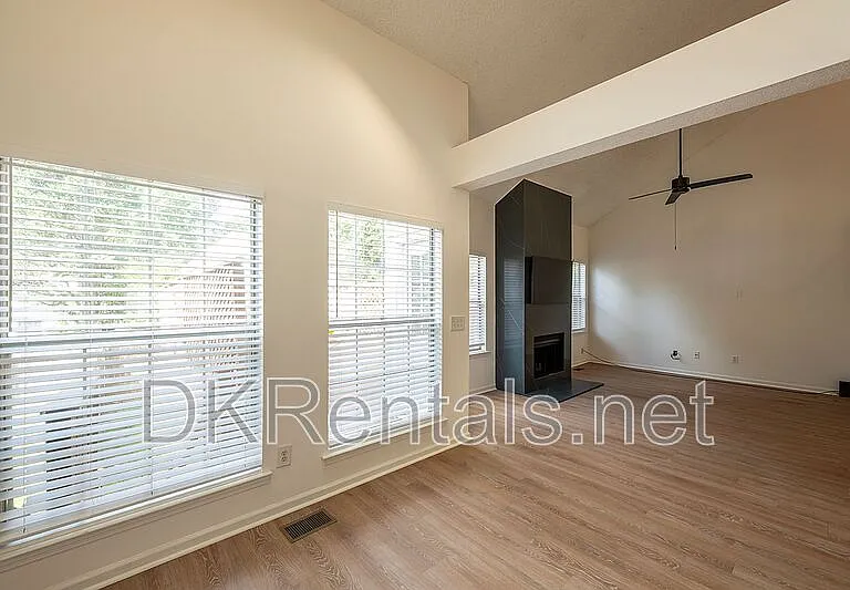 2200 Goodwood Blvd SE — Photo 10