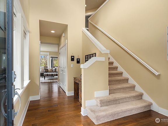 3rd image of 900 228th Avenue NE #9D
