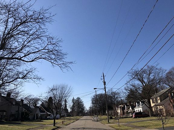 5th image of 214 Maywood Dr
