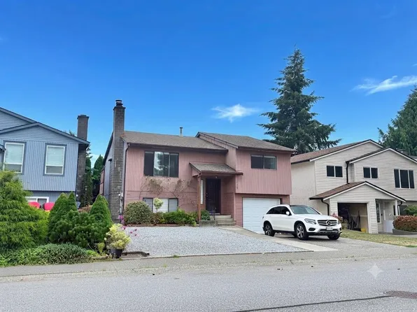 3220 Harwood Ave, Coquitlam, BC V3E 1T8