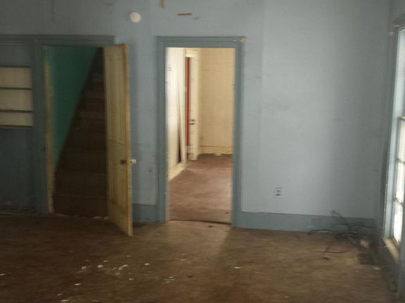 5th image of 1423 123rd Ave