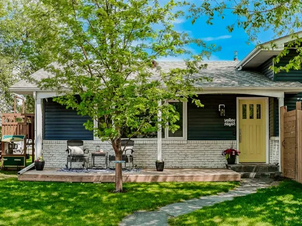 10704 SW Maplecrest Rd SE, Calgary, AB T2J 1X9