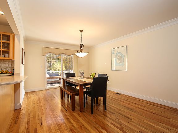 5th image of 36 Candlewood Ct