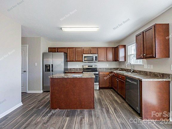 3rd image of 937 Cassidy Dr