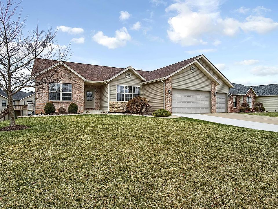 1st image of 1901 Crimson Oak Dr
