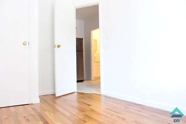 Rented by EXR | media 22