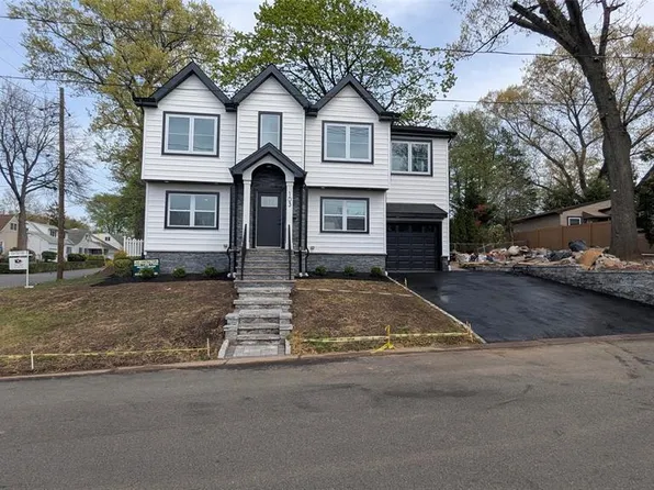 103 Highwood Dr, Dumont, NJ 07628