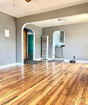 3rd image of 244 Elder Ave