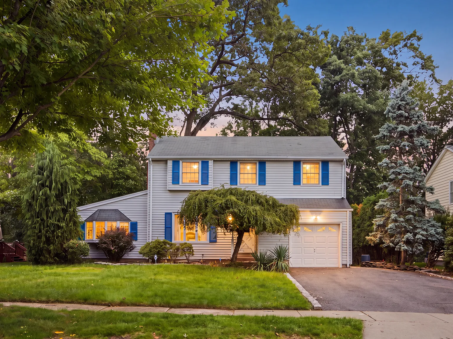 4 bed, 1.5 bath, $4,800 — Photo 2