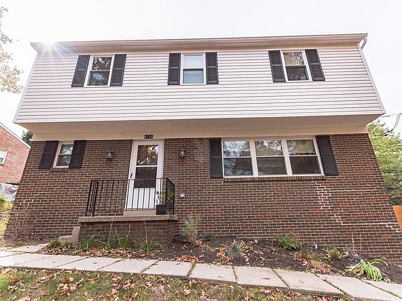 3rd image of 8744 E Barkhurst Dr