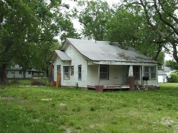1218 Central St, Humboldt, KS 66748
