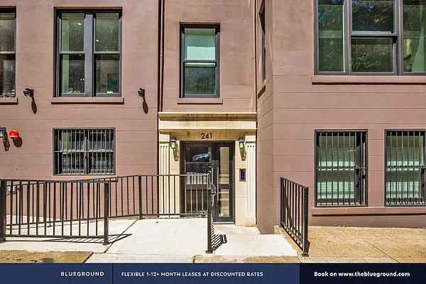 Rented by The Blueground | media 47