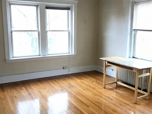 6 Agassiz St APT 2, Cambridge, MA 02140