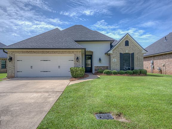 3rd image of 525 Chinquipin Dr