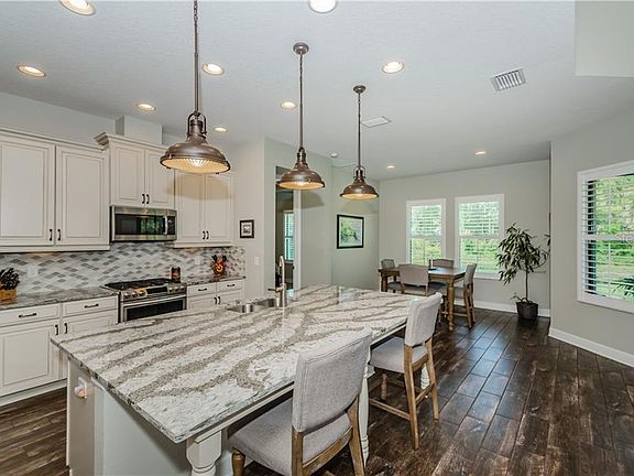 4th image of 13338 Batten Ln