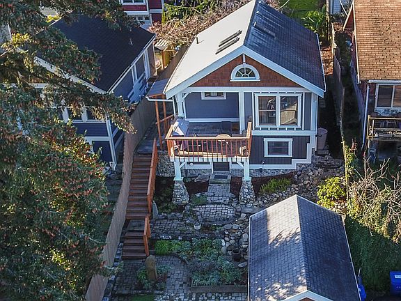 3rd image of 3317 30th Ave SW