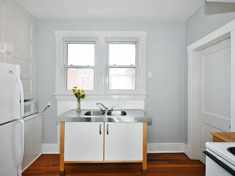 2750 Voelkel Ave — Photo 17