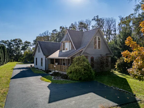 803 E State St, Cherry Valley, IL 61016