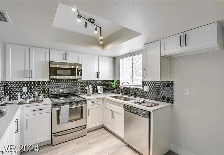 1436 N Jones Blvd — Photo 5