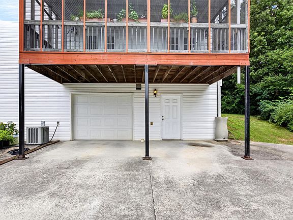4th image of 2448 Executive Park NW