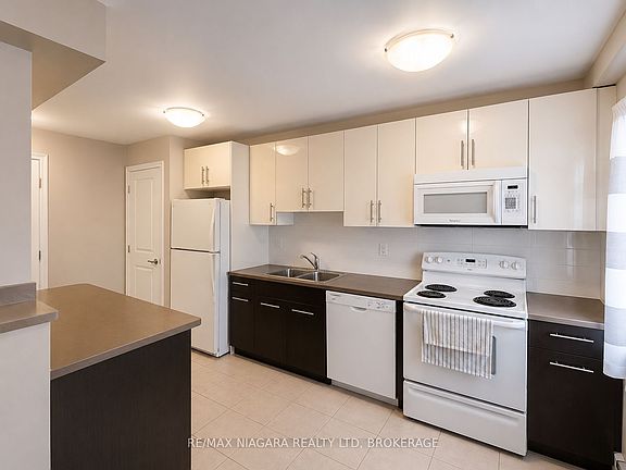 3rd image of 99 Church St #604