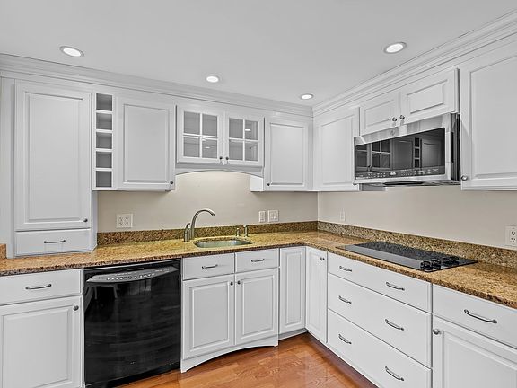 3rd image of 75 Grove St APT 427