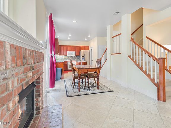 4th image of 418 Fallbrook Ave