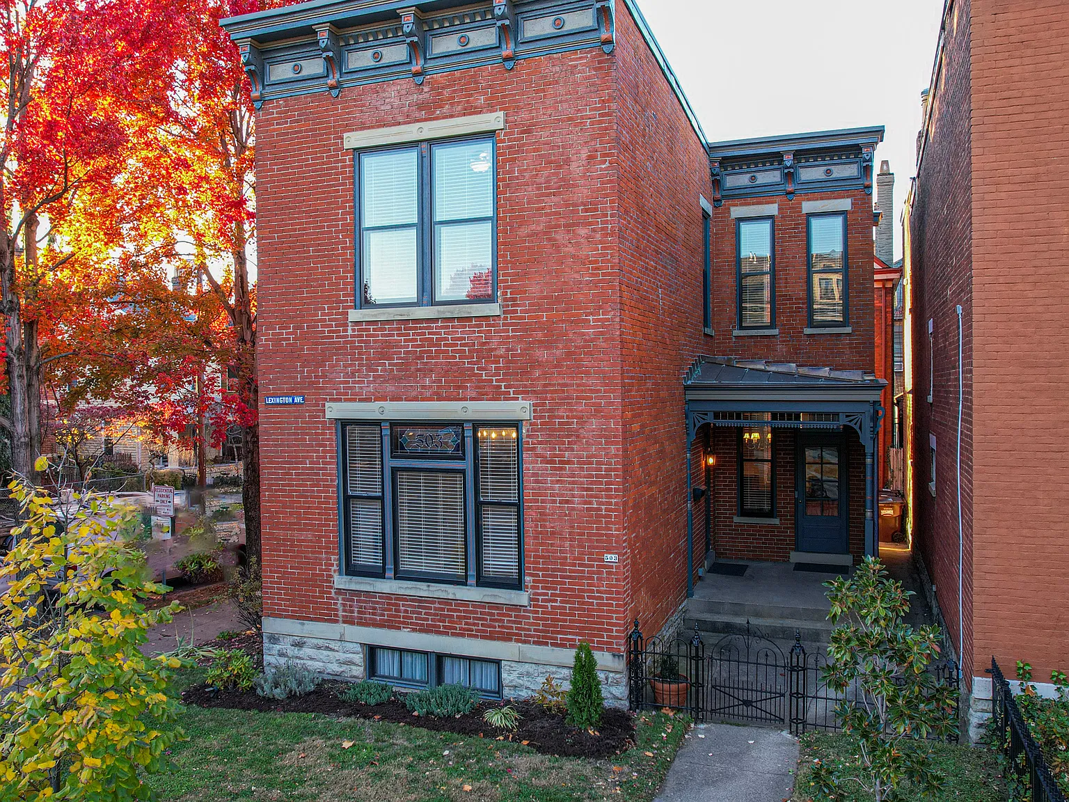 3 bed, 2.5 bath, 1774 sqft, $3,500 — Photo 4