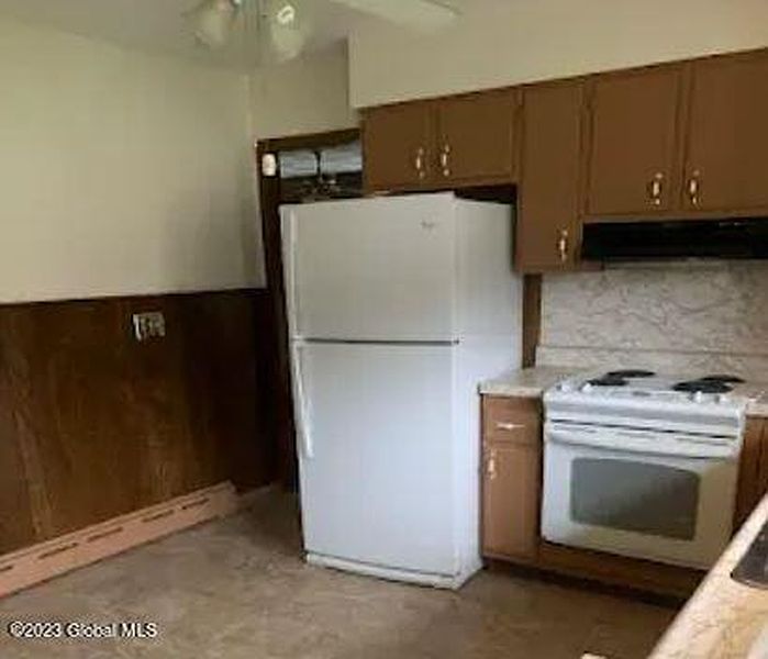 3rd image of 110 Gillette Avenue