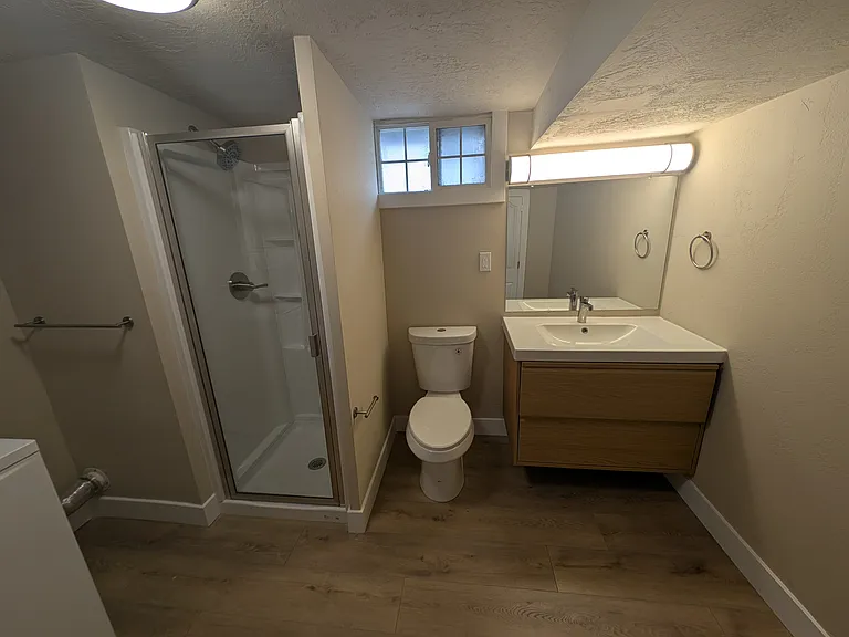 340 E Utopia Ave — Photo 9