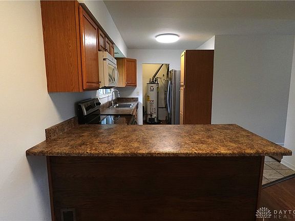 5th image of 611 Congress Ct