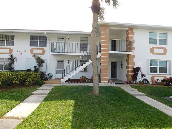 2nd image of 1219 S Lakes End Drive #D-2