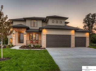 8028 S 185th Cir, Omaha, NE 68136