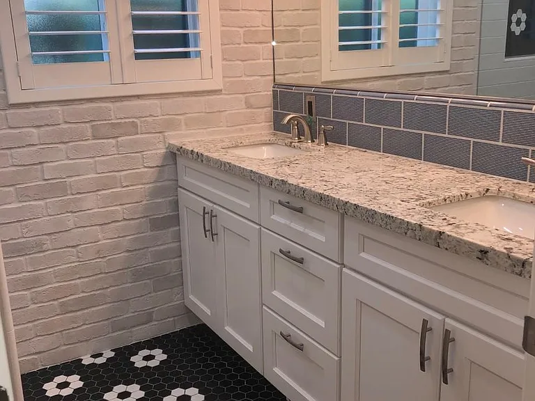 6025 Woodland St #104 — Photo 6