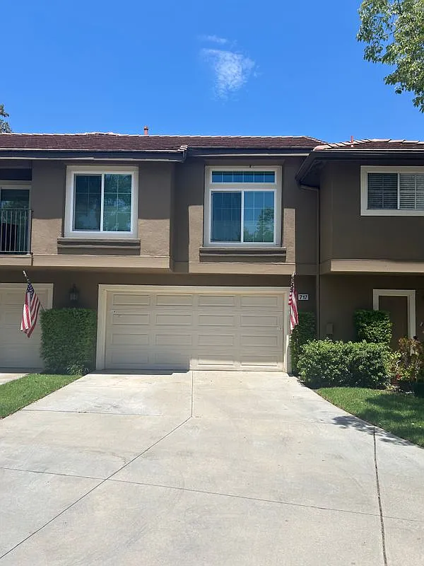 2 bed, 2.5 bath, 1374 sqft, $3,700 — Photo 1
