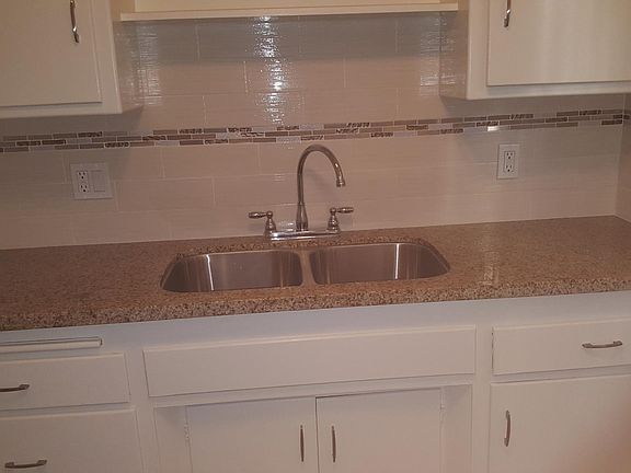 4th image of 7044 Lanewood Ave #6