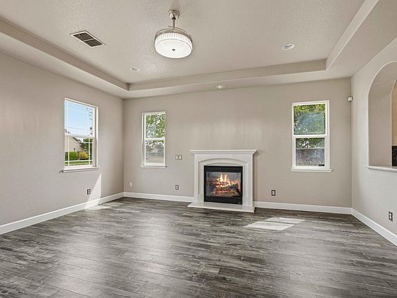 3rd image of 1715 Limestone Dr