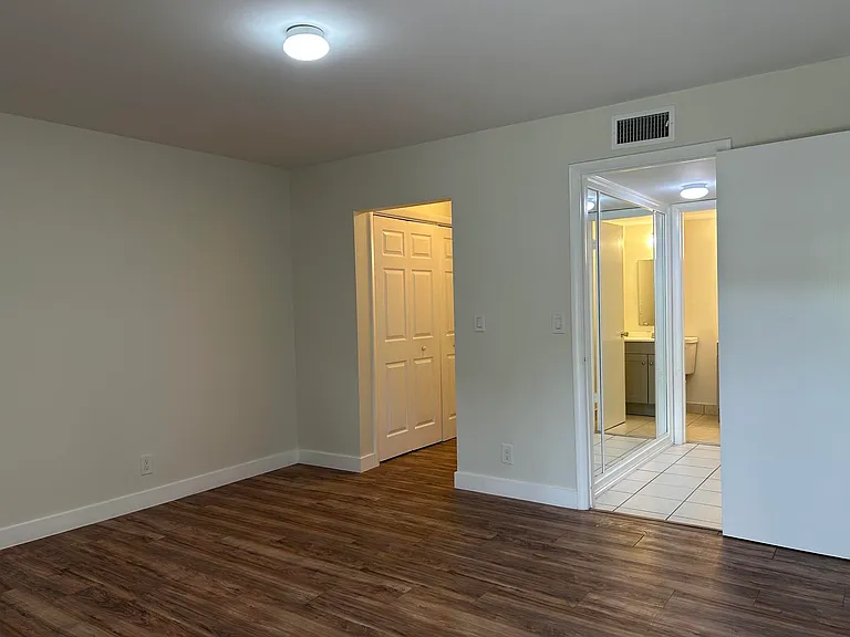 620 NW 13th St #15 — Photo 12