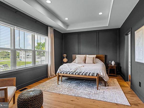 5th image of 641-641A Fordville Rd