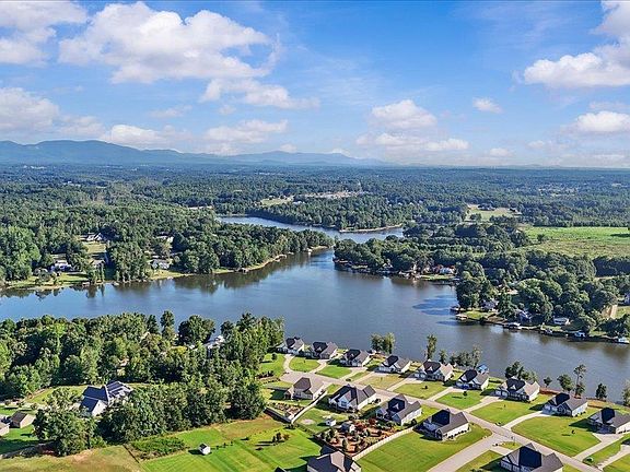 4th image of 115 Lake Lyman Hts