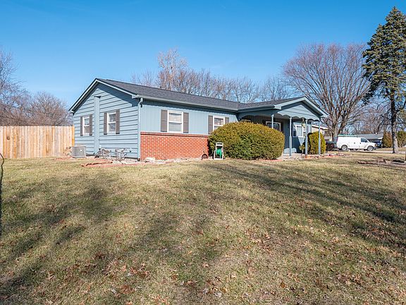 3rd image of 7908 Renfrew Dr