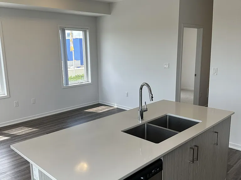 150 Honeycrisp Cres #269 — Photo 5