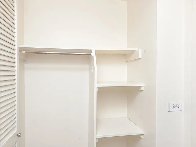 21 W Goethe St #6J — Photo 9