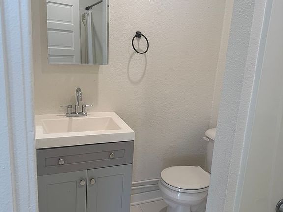 2nd image of 131O W 22nd St #1314