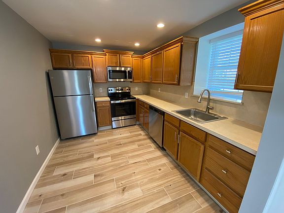 2nd image of 20 N 9th St #1-W49
