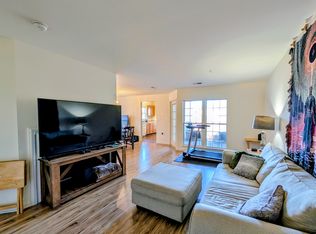 9810 Leatherfern Ter APT 203, Montgomery Village, MD 20886