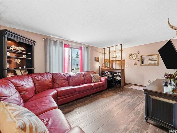4th image of 30 Riel CRESCENT
