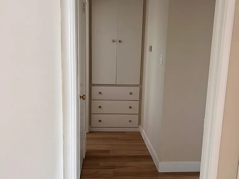 389 Clifton Ave — Photo 8