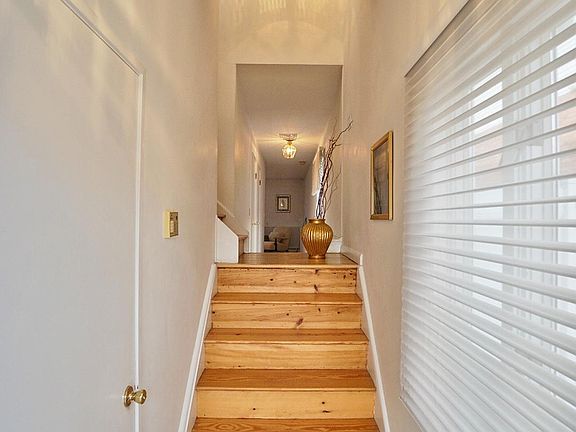 5th image of 541 Lamont Ave